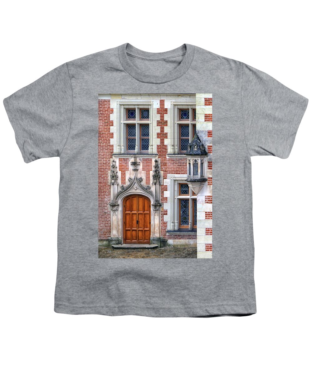 Chateau Youth T-Shirt featuring the photograph Entry To Chateau du Clos Luce by Dave Mills