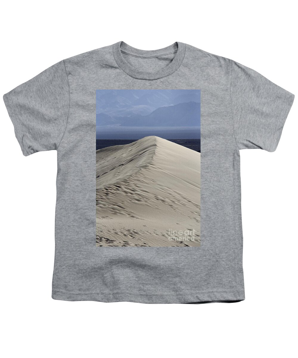 Death Valley Youth T-Shirt featuring the photograph Into The Blue by Suzanne Oesterling