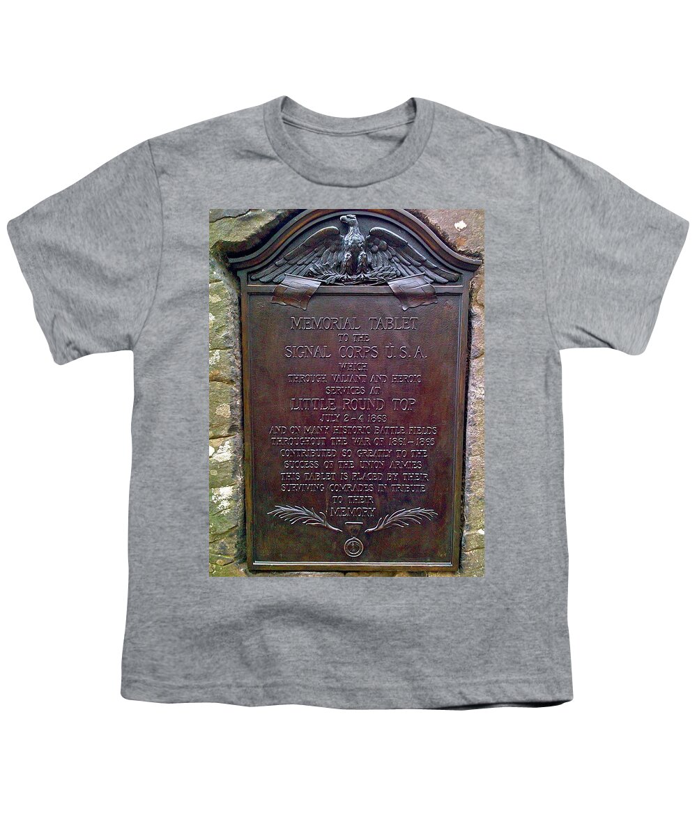 Gettysburg Youth T-Shirt featuring the photograph Memorial Tablet To Signal Corps U.S.A. Closeup by Chris W Photography AKA Christian Wilson