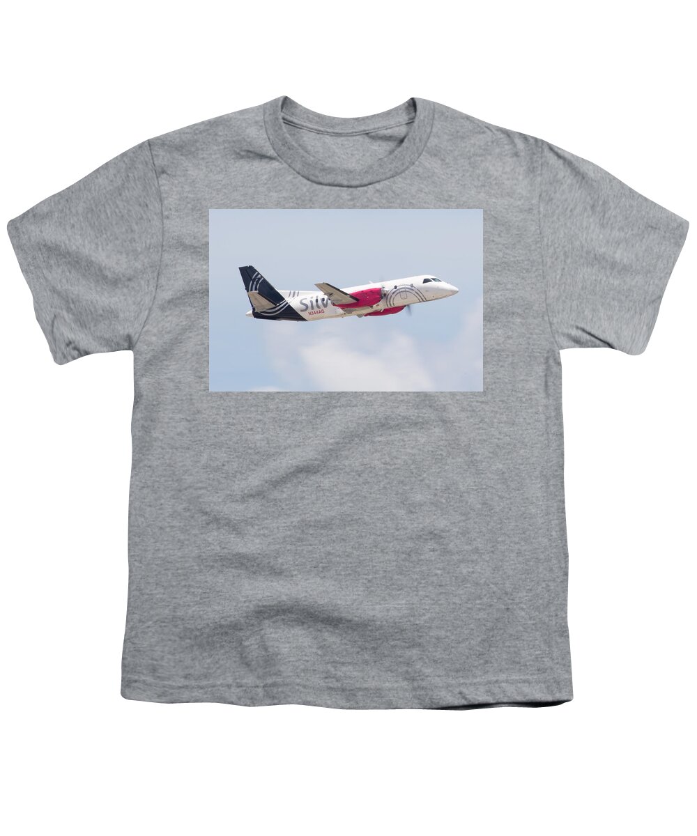 Silverairways Youth T-Shirt featuring the photograph Silver Airways #1 by Dart Humeston