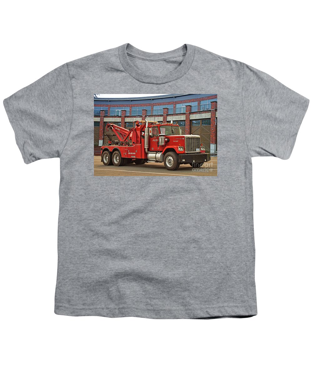 Big Rigs Youth T-Shirt featuring the photograph Jamie Davis Wrecker by Randy Harris