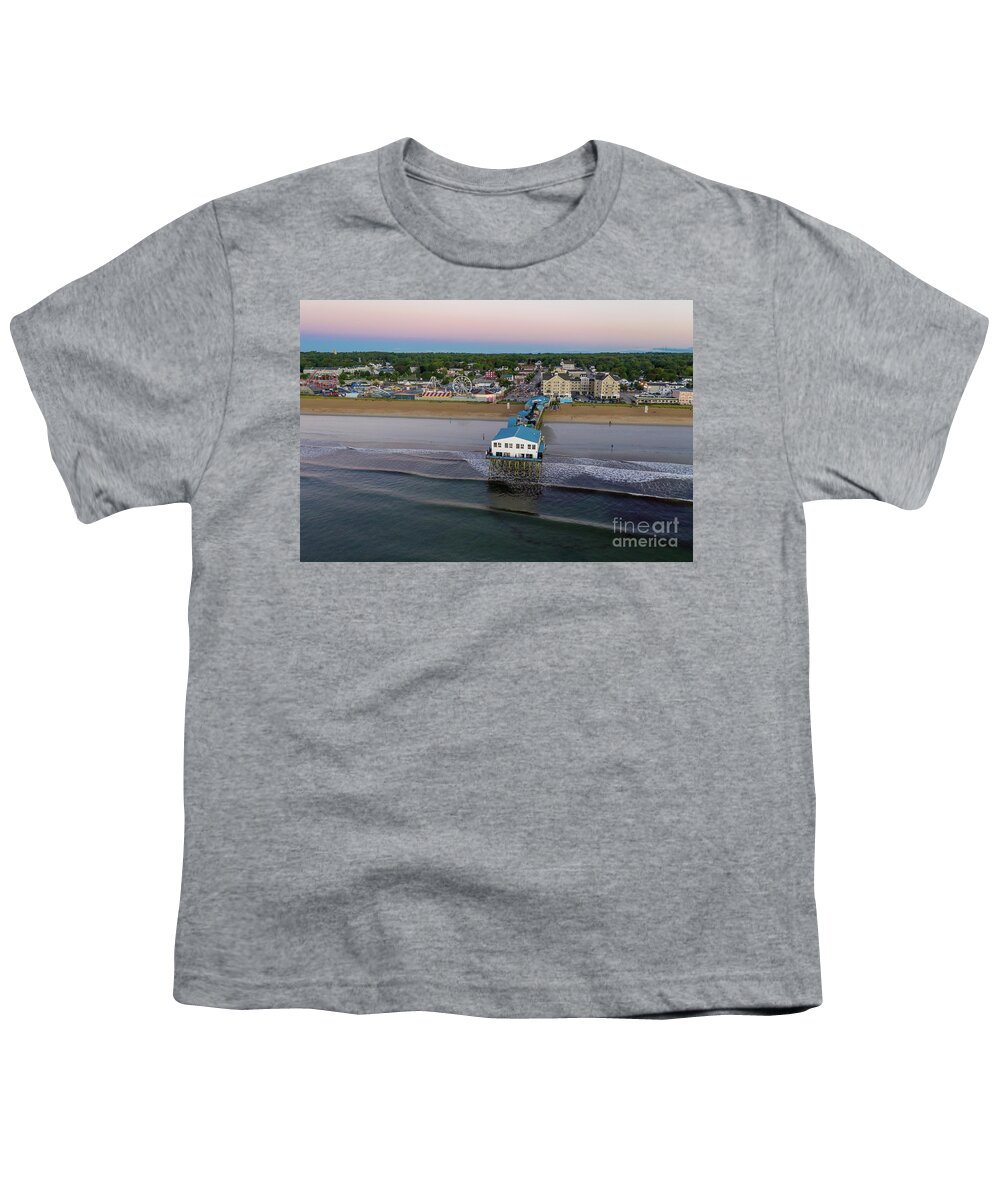 Airshot Youth T-Shirt featuring the photograph Morning in Old Orchard Beach #2 by David Bishop
