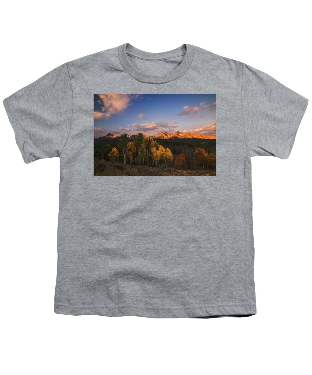 Idaho Youth T-Shirt featuring the photograph Grand autumn along Sawtooths by Vishwanath Bhat
