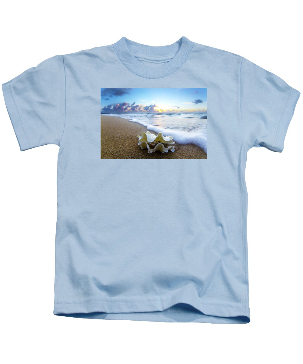 Clam Shell Kids T-Shirt featuring the photograph Clam foam by Sean Davey