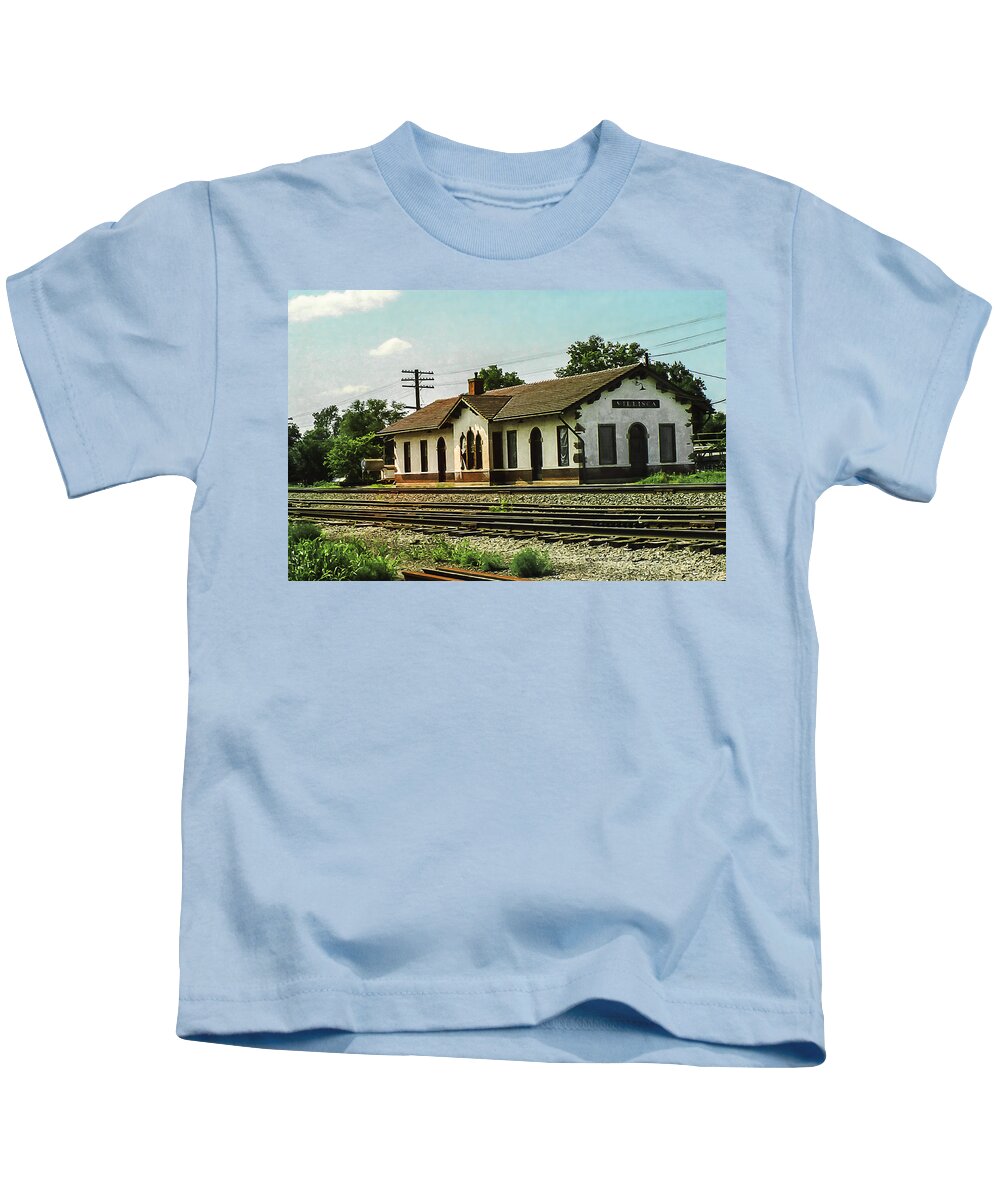 Train Depot Kids T-Shirt featuring the photograph Villisca Train Depot by Ed Peterson