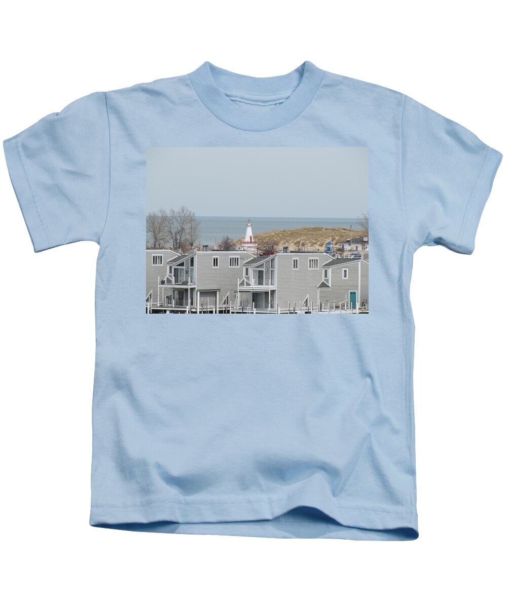 Lakeside Lighthouse Kids T-Shirt featuring the photograph Lakeside Lighthouse by Michael TMAD Finney