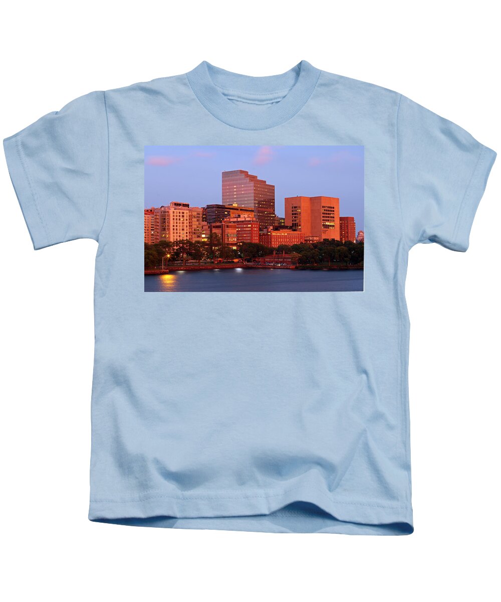 Massachusetts Eye And Ear Infirmary Kids T-Shirt featuring the photograph Massachusetts General Hospital by Juergen Roth