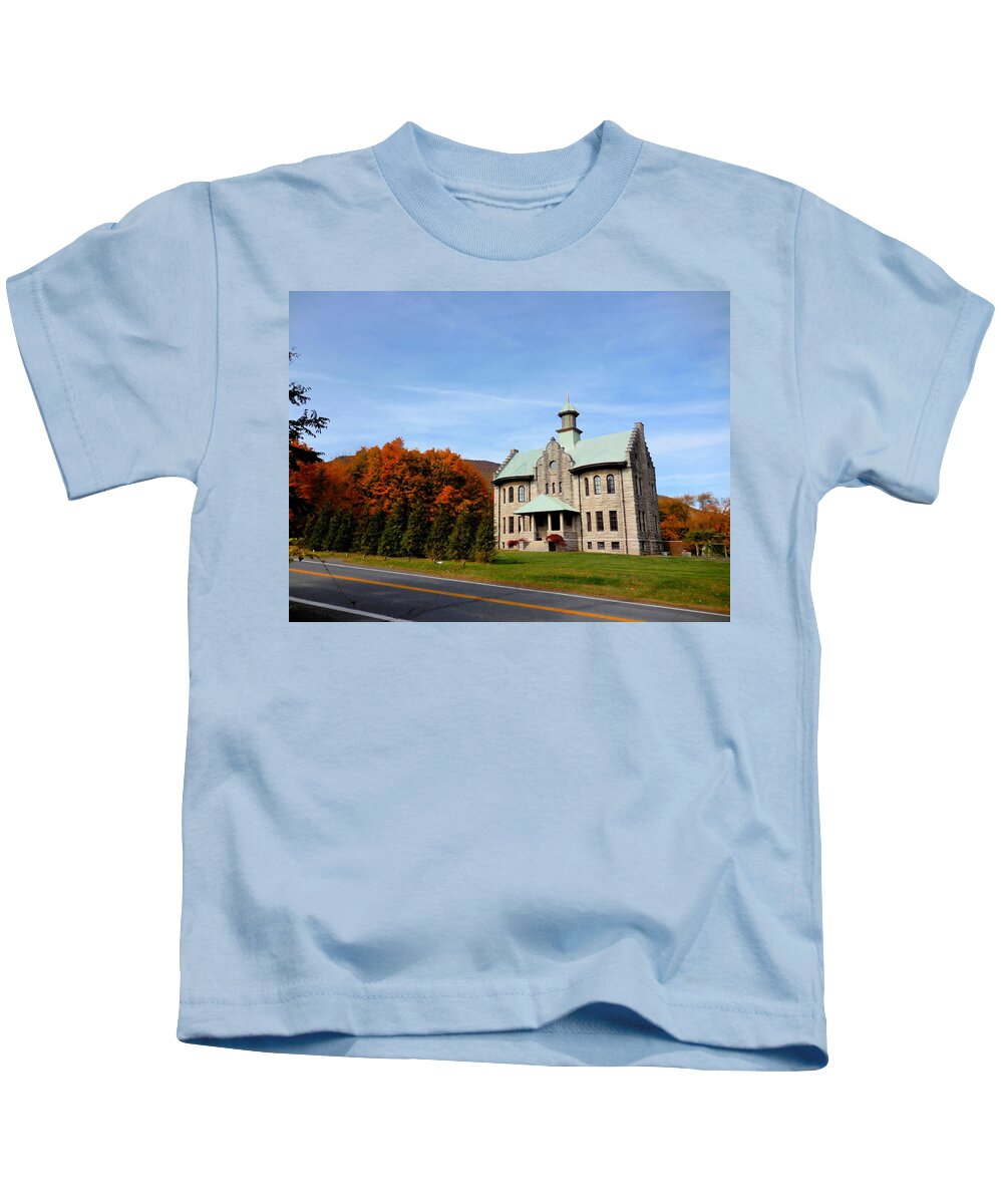 Palenville House Kids T-Shirt featuring the painting Palenville House 4 by Jeelan Clark