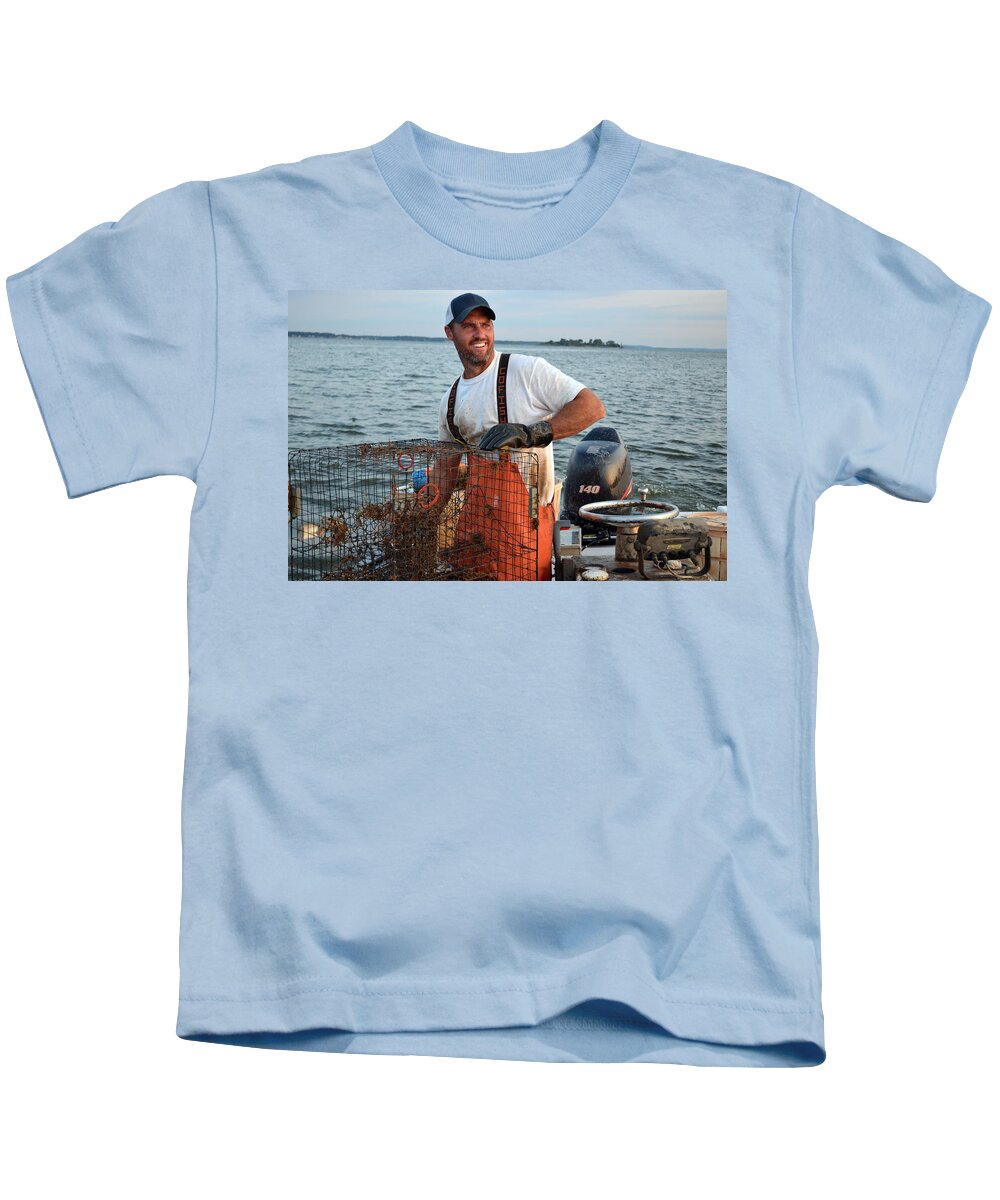 Maryland Kids T-Shirt featuring the photograph Scouting the Seas by La Dolce Vita