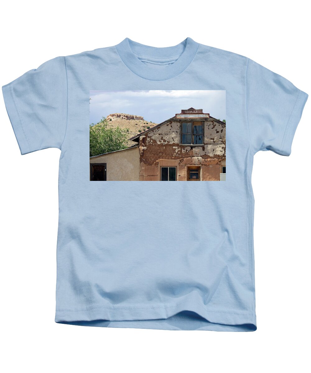 Trading Post Kids T-Shirt featuring the photograph Ismay Trading Post by Jonathan Thompson