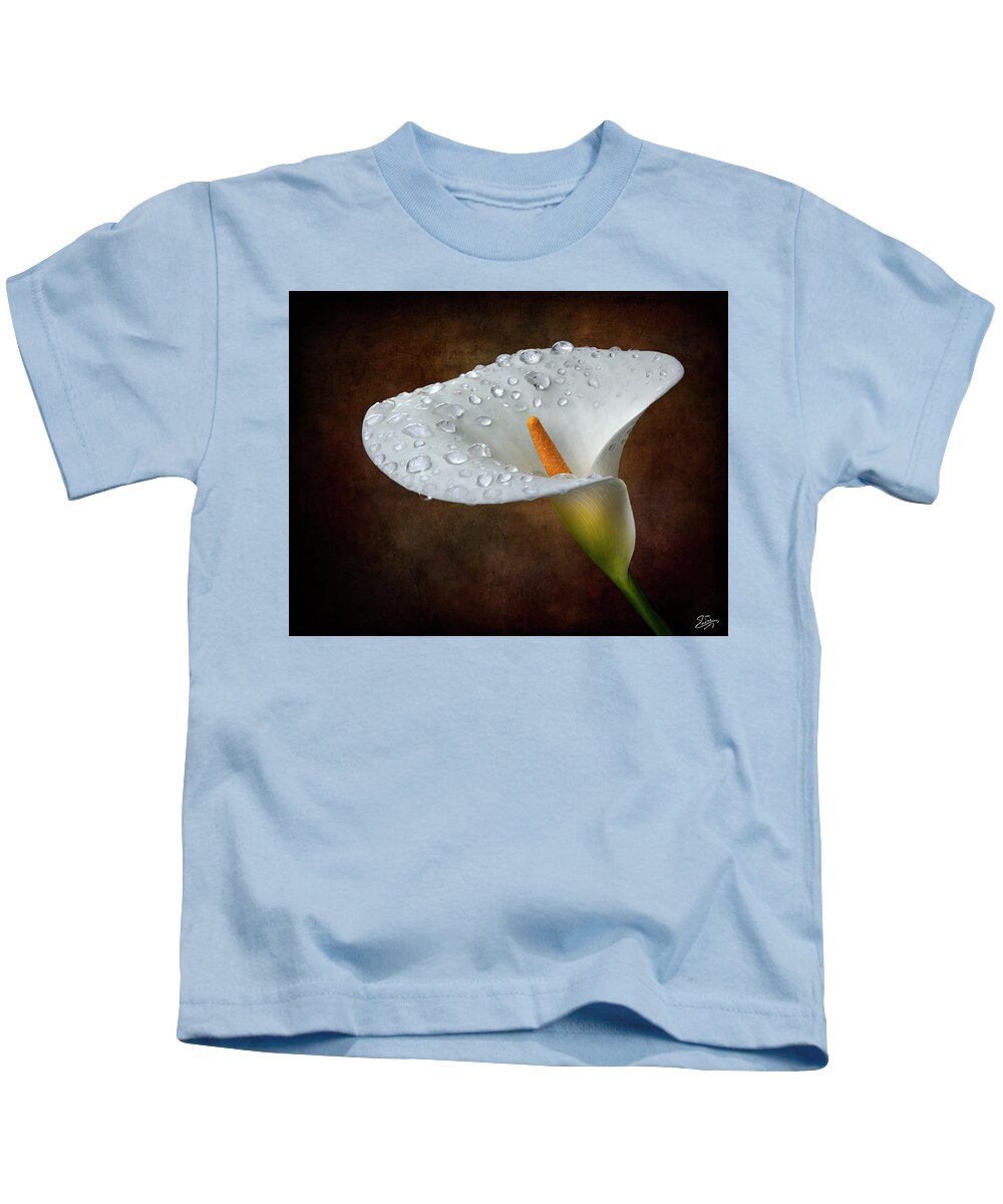 Rainwater Kids T-Shirt featuring the photograph Calla Lily With Rainwater by Endre Balogh