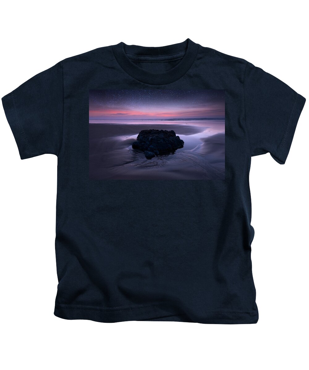 Oregon Kids T-Shirt featuring the photograph Day fades to Night by Andrew Kumler