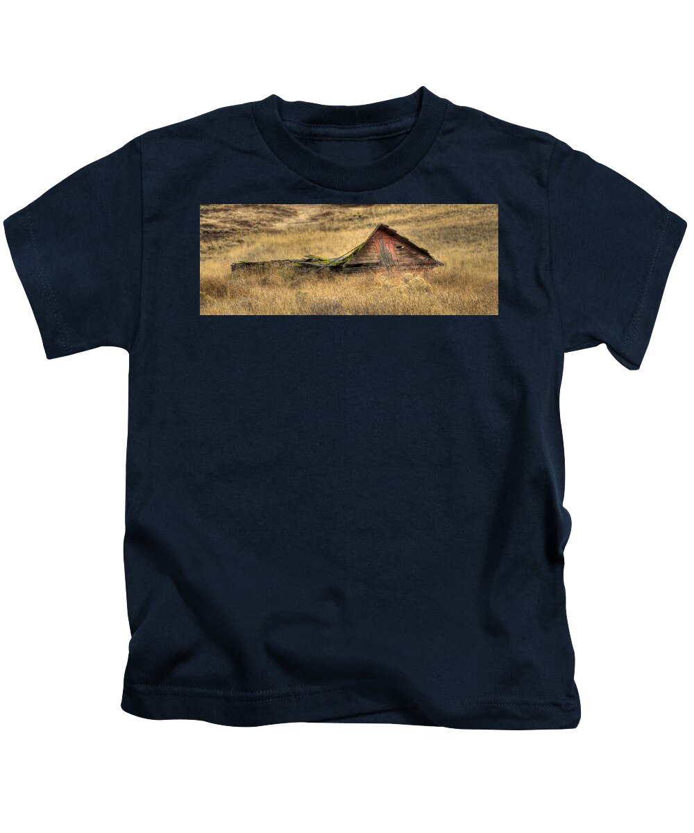 Derelict Building Kids T-Shirt featuring the photograph Pancake Barn by Jean Noren