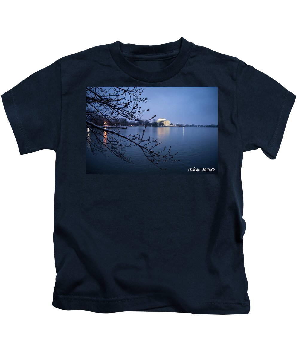 Thomas Jefferson Memorial Kids T-Shirt featuring the photograph Twilight Reflections by Joan Wallner