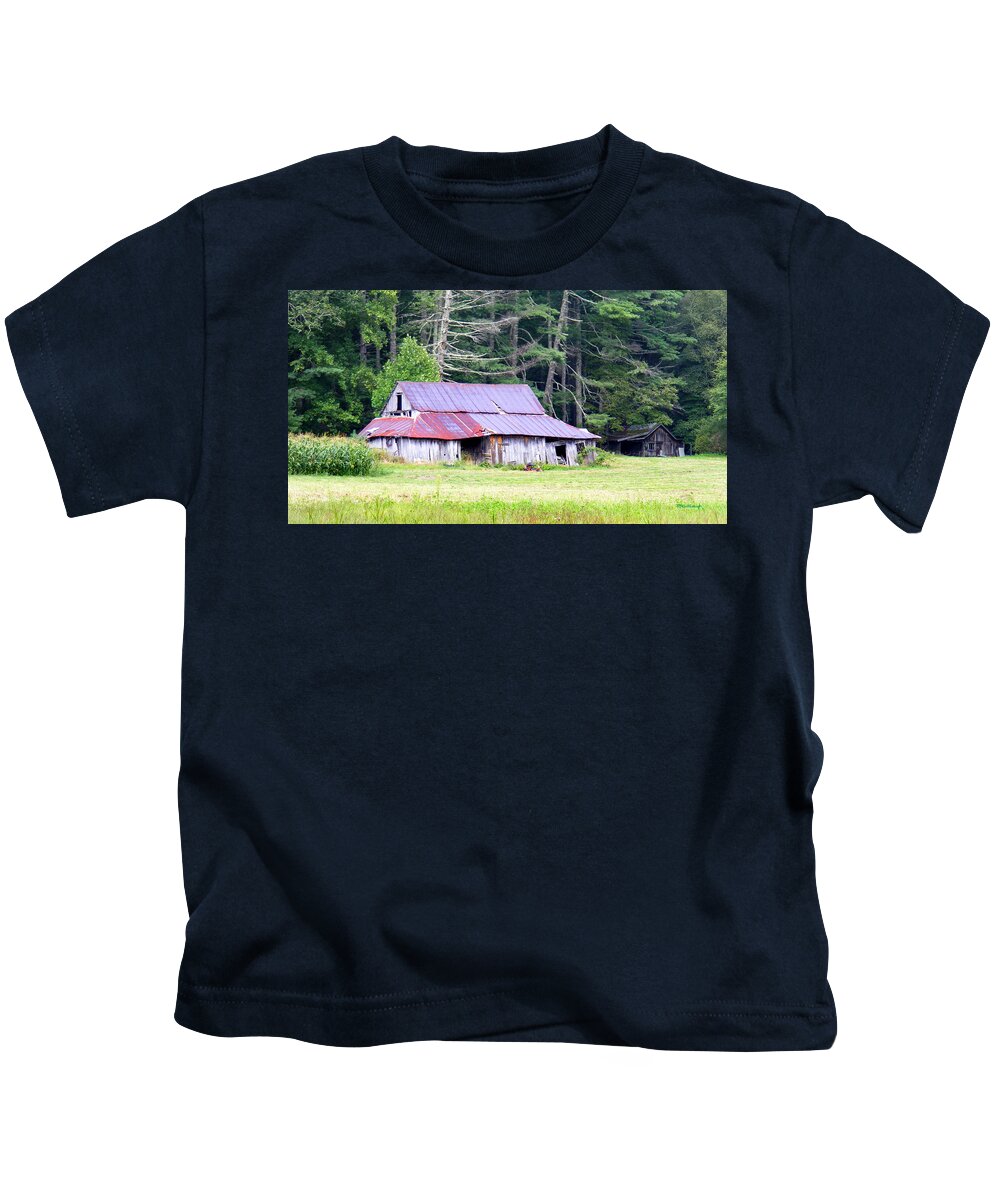 Barns Kids T-Shirt featuring the photograph Old Barn near Cashiers NC by Duane McCullough