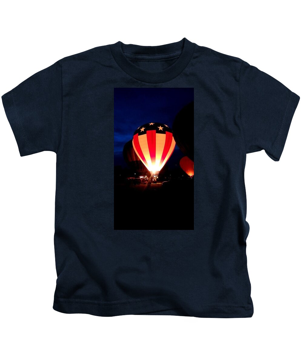 American Kids T-Shirt featuring the photograph American Balloon by Lizze Cole