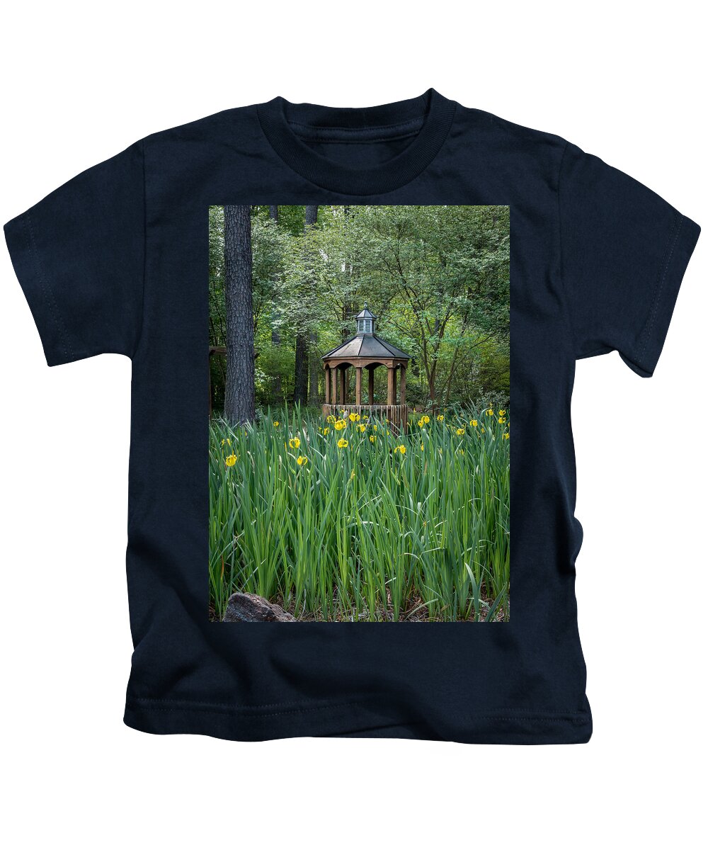 Botanical Garden Kids T-Shirt featuring the photograph Cape Fear Gazedo by Jaime Mercado