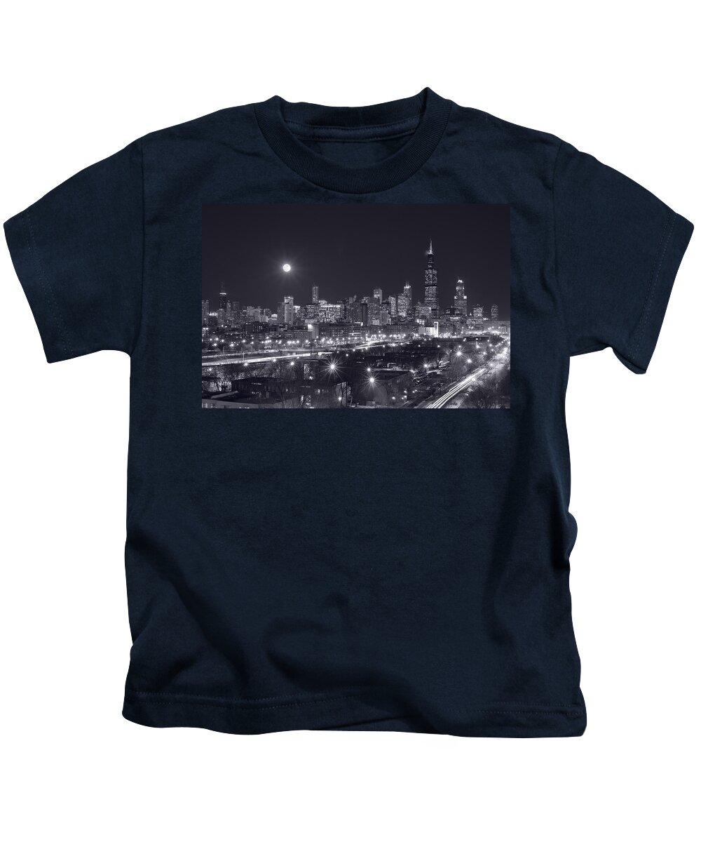 Architecture Kids T-Shirt featuring the photograph Chicago By Night by Steve Gadomski