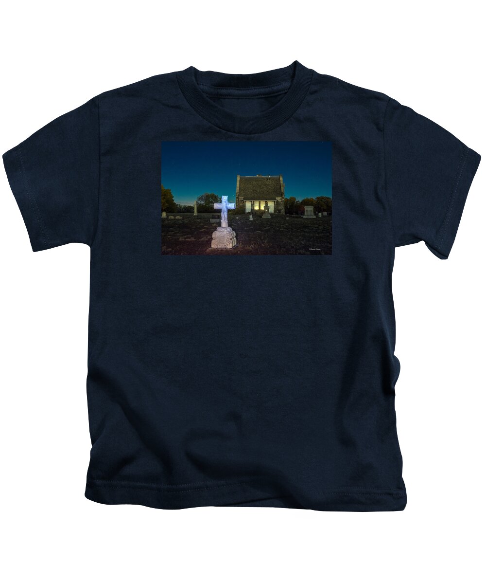 Riverside Cemetery Kids T-Shirt featuring the photograph Hughes Children at Riverside Cemetery by Stephen Johnson