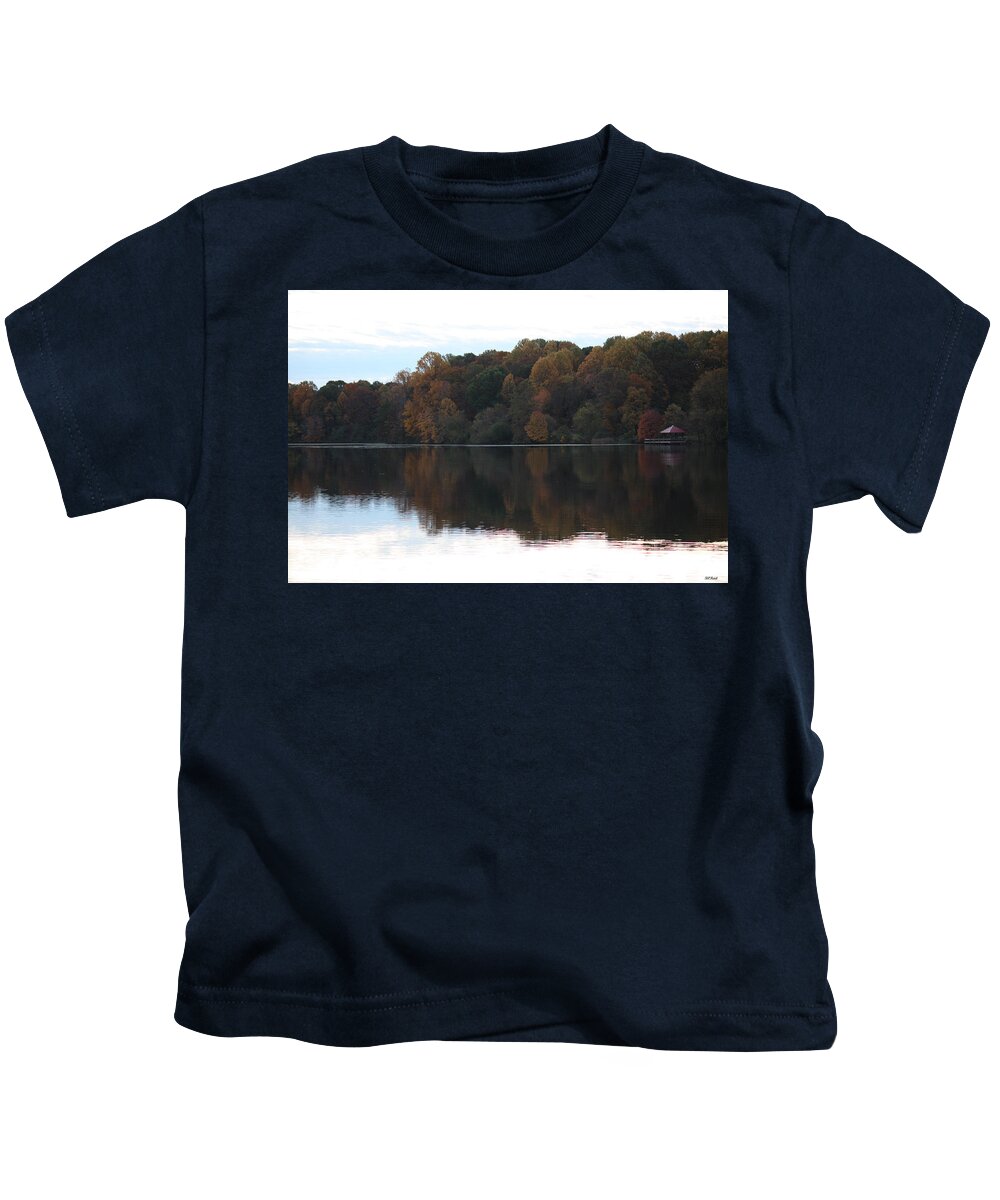 Maryland Kids T-Shirt featuring the photograph Maryland Autumns - Lake Elkhorn - Red Roof by Ronald Reid