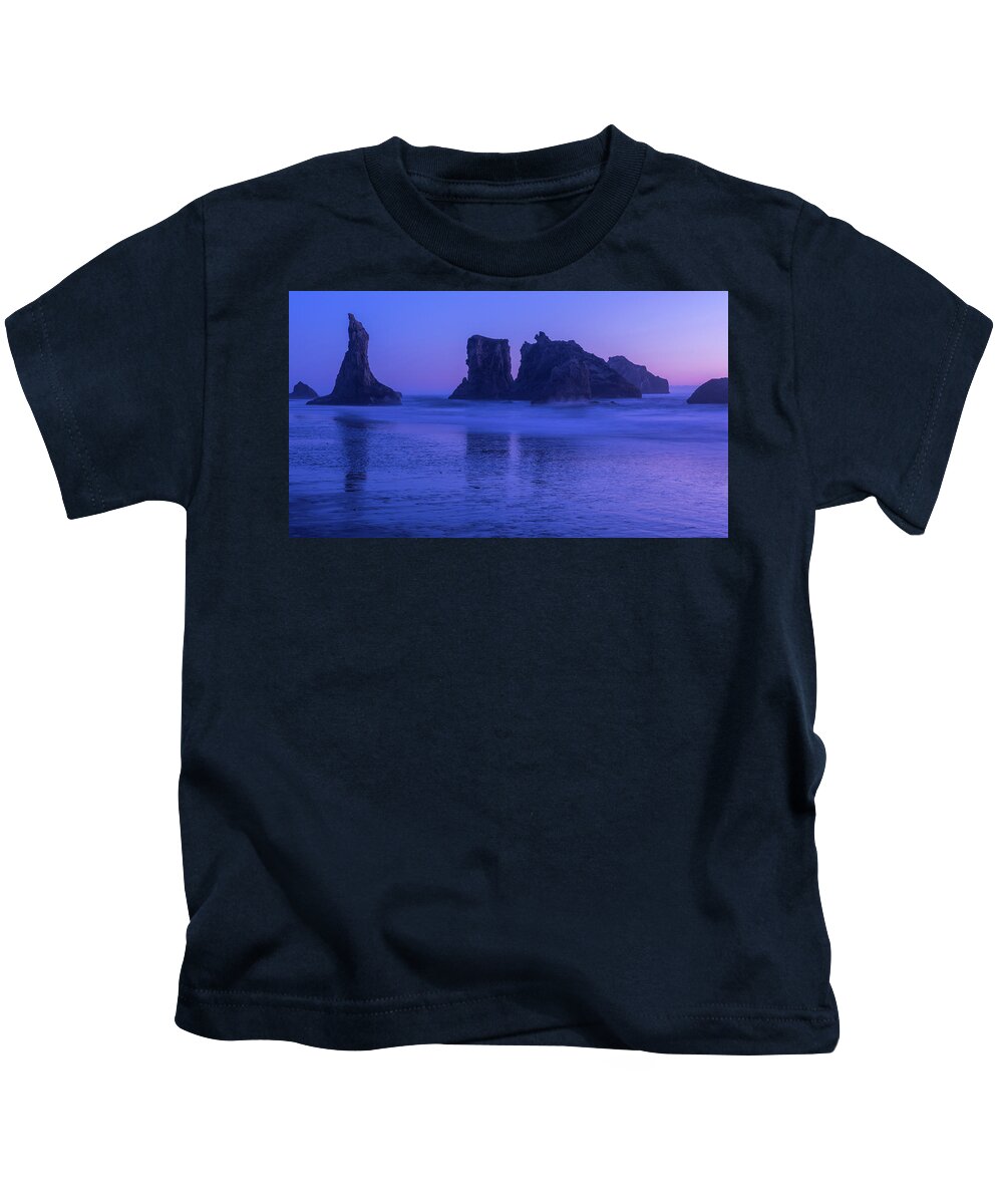 Bandon Kids T-Shirt featuring the photograph Seastack Sunset in Bandon by Brenda Jacobs