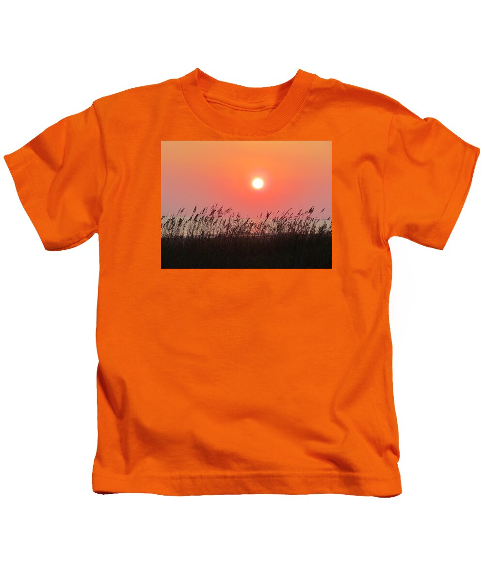 Sun Kids T-Shirt featuring the photograph Sunset At The Beach by Cynthia Guinn