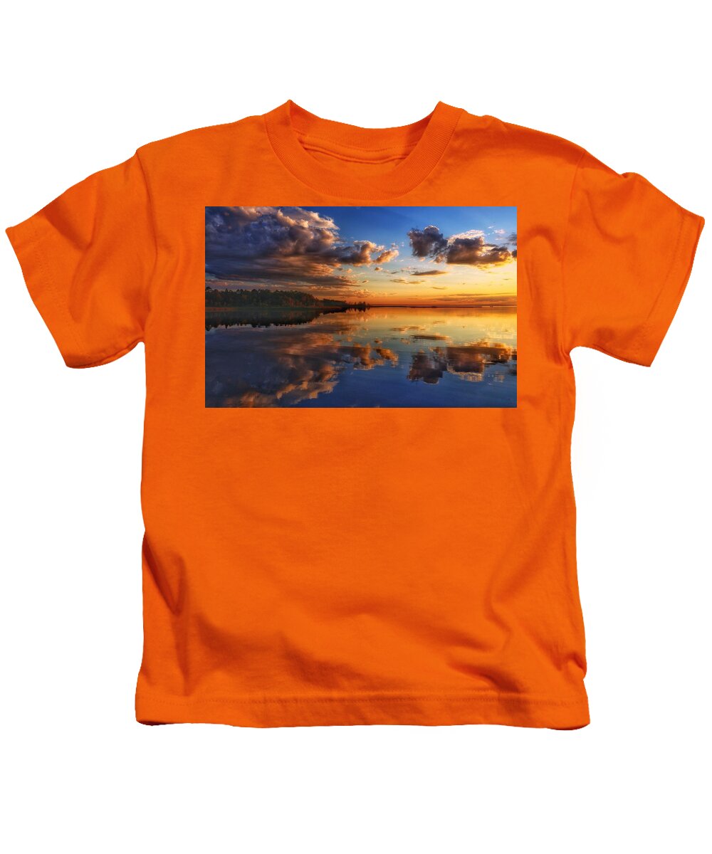 Minnesota Kids T-Shirt featuring the photograph Sunset at Winnibigosh by Hans Brakob