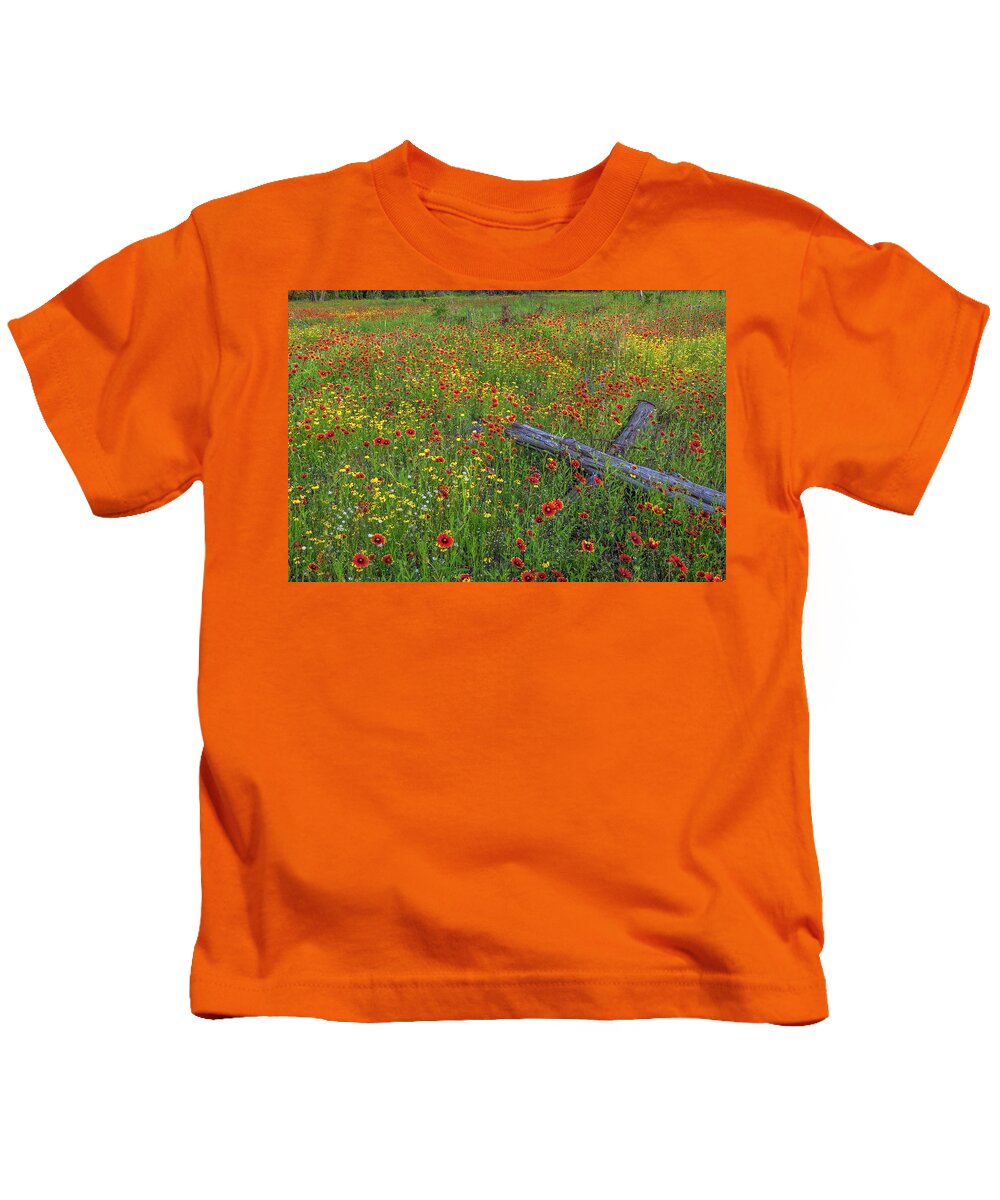 Where To Photograph Bluebonnets Kids T-Shirt featuring the photograph Old Rugged Cross #2 by Johnny Boyd