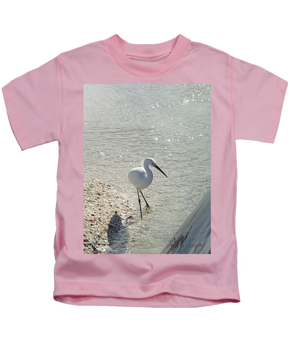 Birds Kids T-Shirt featuring the photograph Je m'admire by Medge Jaspan