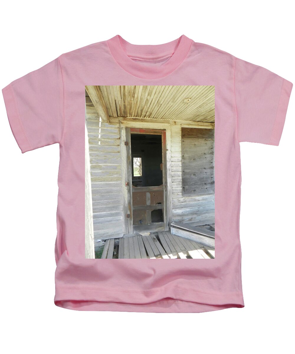 Rural Kids T-Shirt featuring the photograph Looking in Looking Out by Cathy Anderson