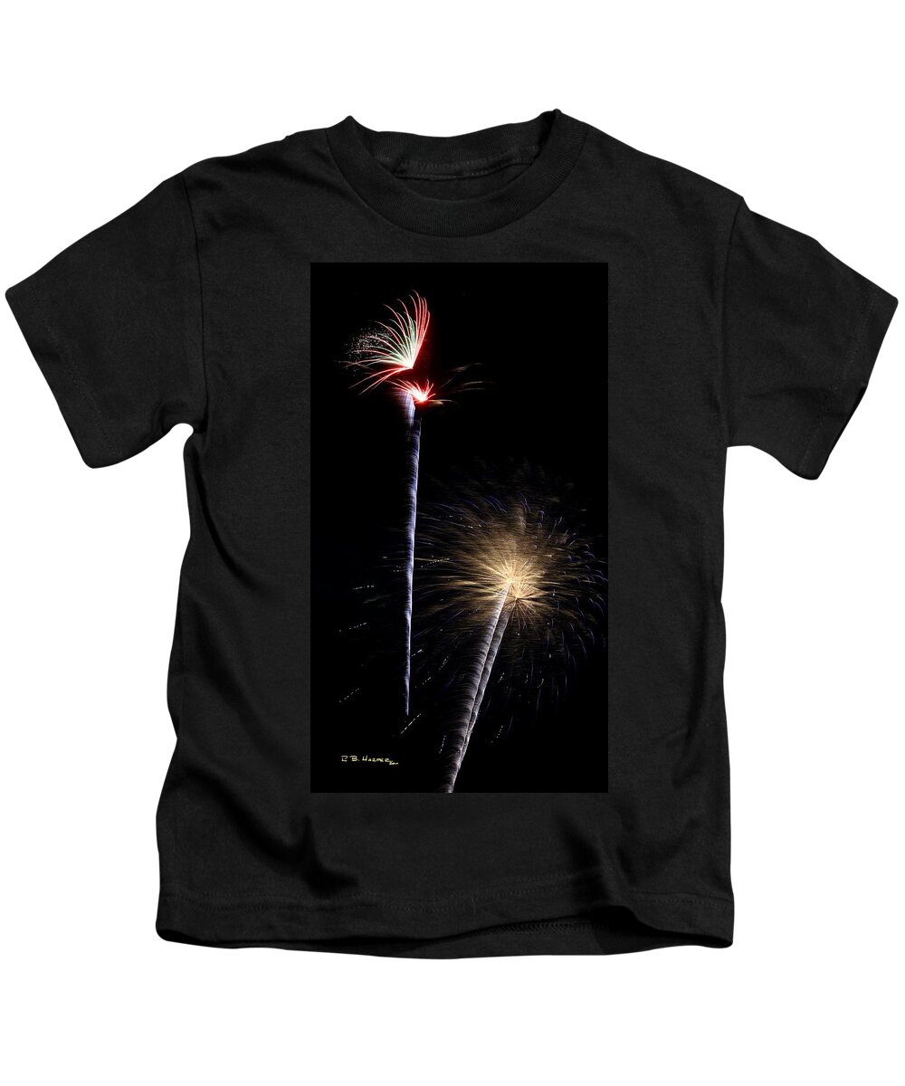 Fireworks Kids T-Shirt featuring the photograph Fireworks at St Albans Bay #5 by R B Harper