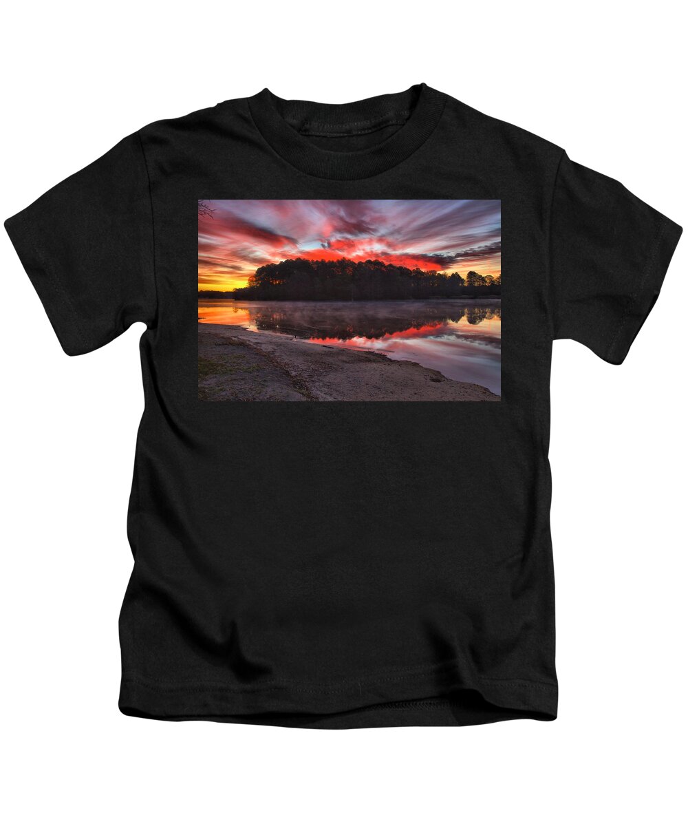 7595 Kids T-Shirt featuring the photograph A Christmas Eve Sunrise by Gordon Elwell