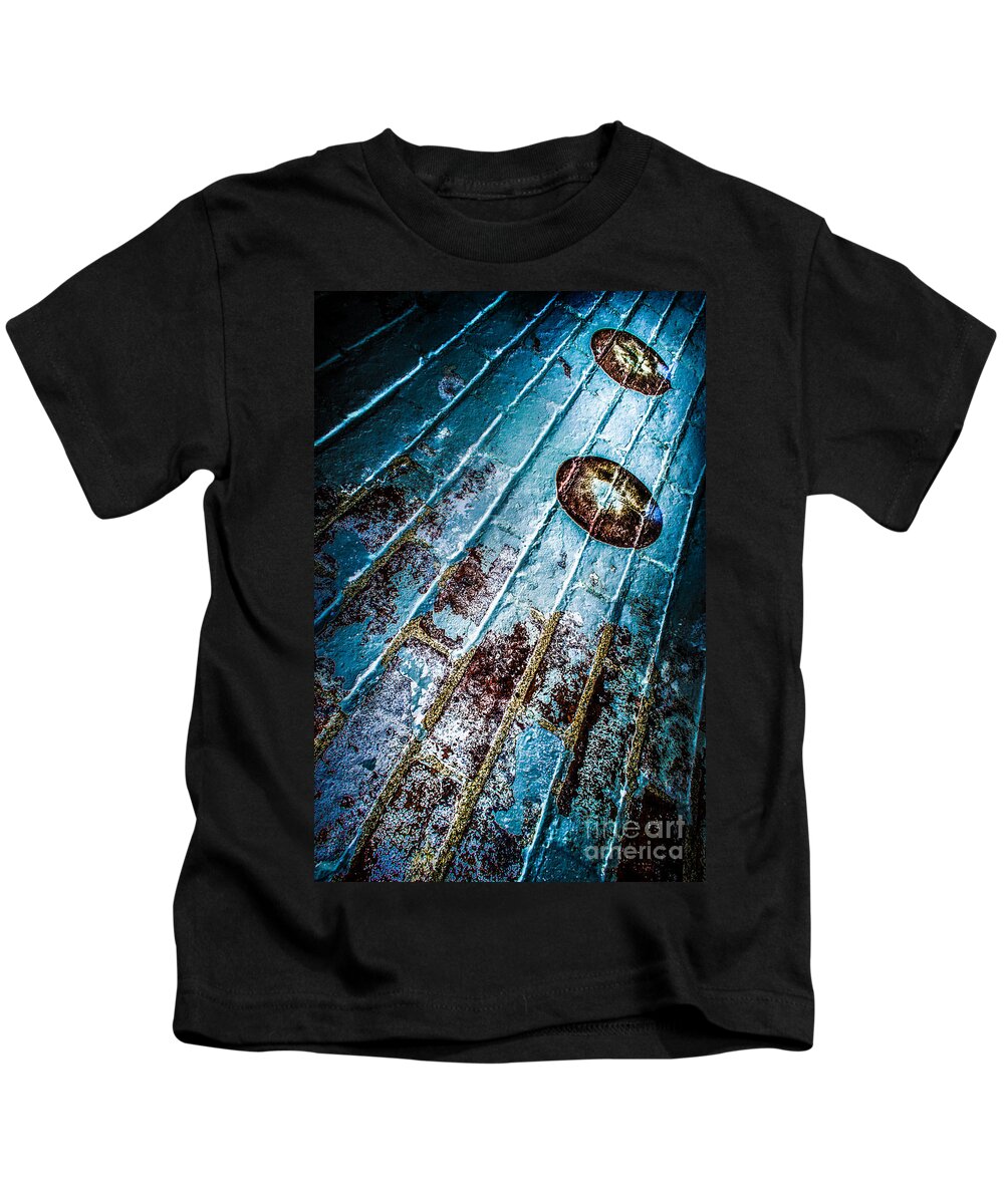 Building Kids T-Shirt featuring the photograph Abstracted Wall by Michael Arend