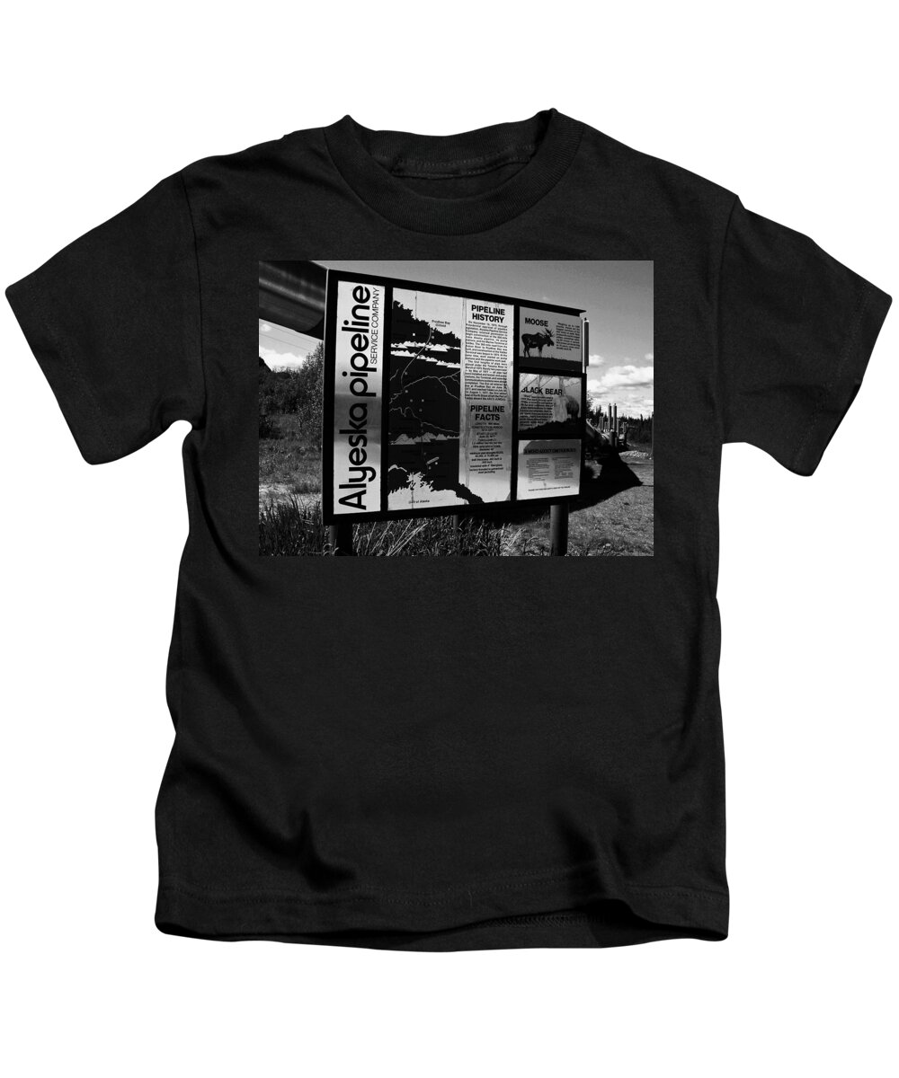 North America Kids T-Shirt featuring the photograph Alyeska Pipeline by Juergen Weiss