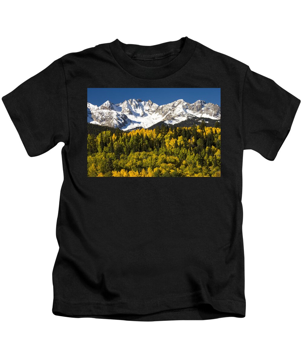 Feb0514 Kids T-Shirt featuring the photograph Autumn And Snow Covered Peaks North by Tom Vezo