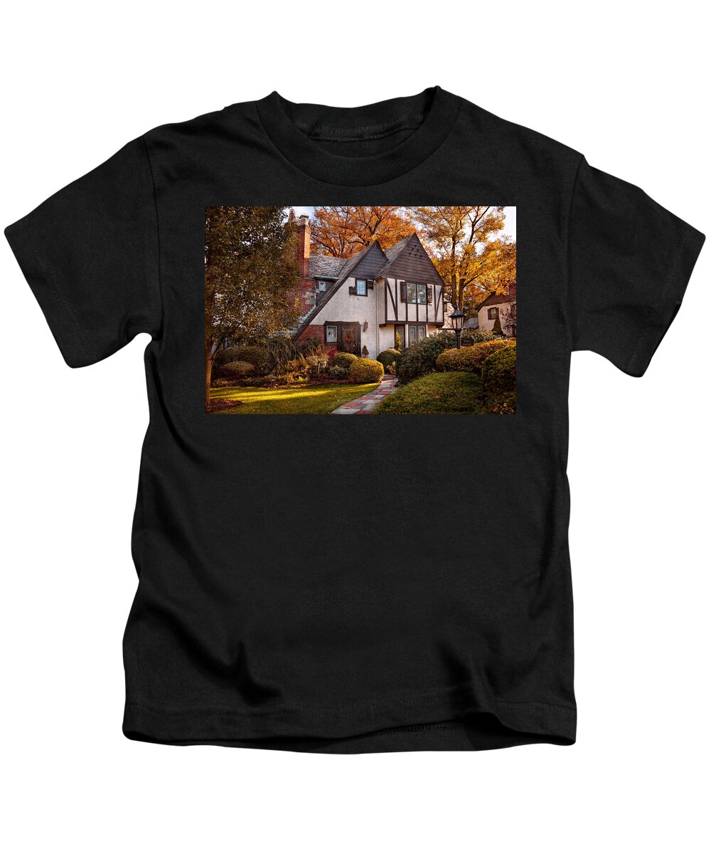 Autumn Kids T-Shirt featuring the photograph Autumn - Visiting grandpa's by Mike Savad