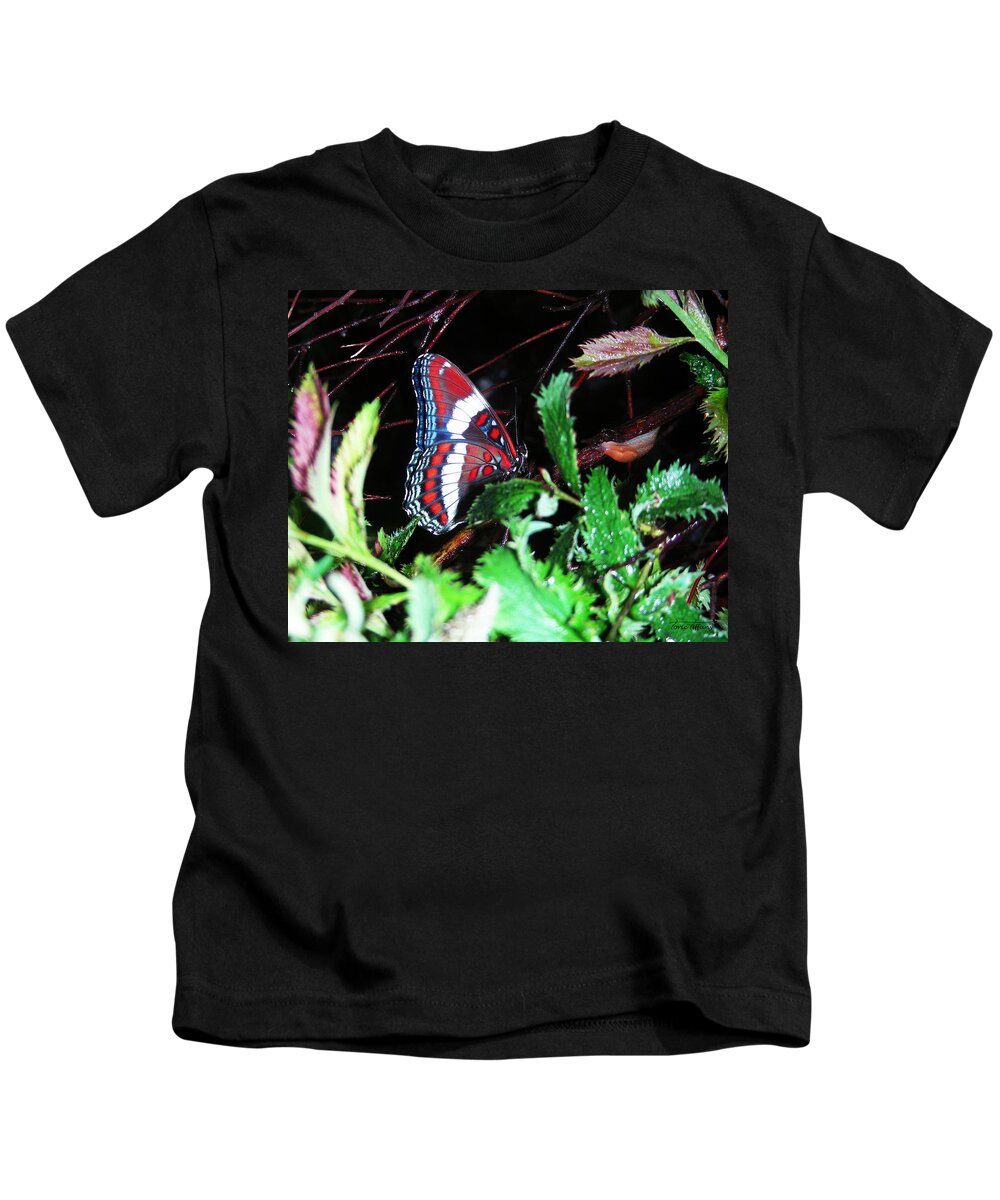 Faunagraphs Art Kids T-Shirt featuring the photograph Branch Encounter by Torie Tiffany