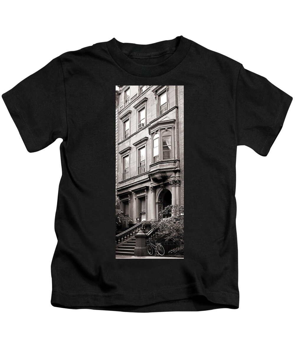 New York Kids T-Shirt featuring the photograph Brooklyn Heights - N Y C - Classic Building and Bike by Carlos Alkmin