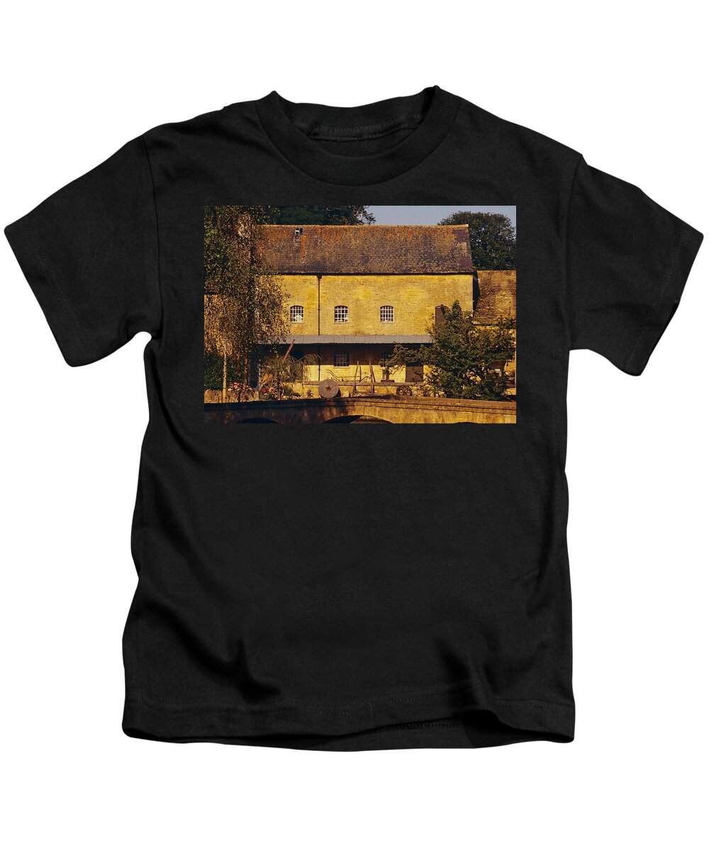 Cotswolds Kids T-Shirt featuring the photograph Cotswold Cottage by Stuart Litoff