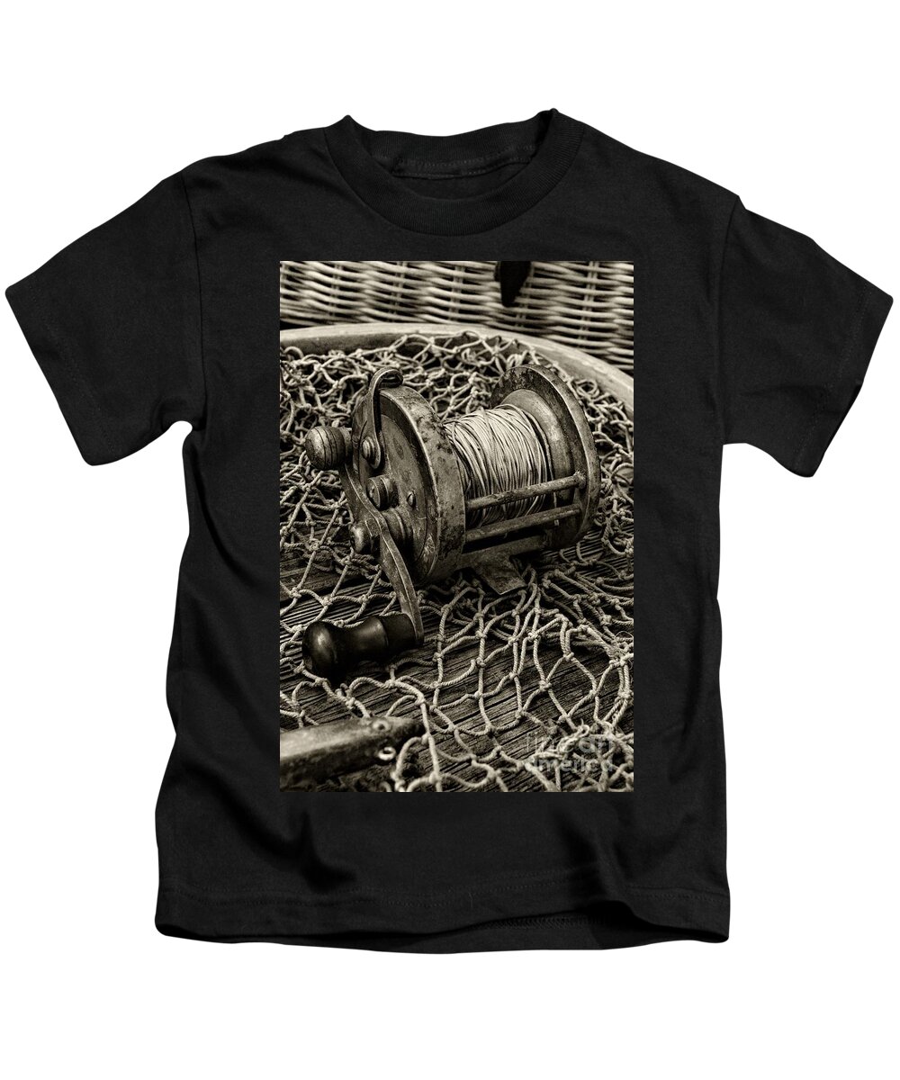 Fishing - That Old Fishing Reel in Black and White Kids T-Shirt by Paul  Ward - Pixels