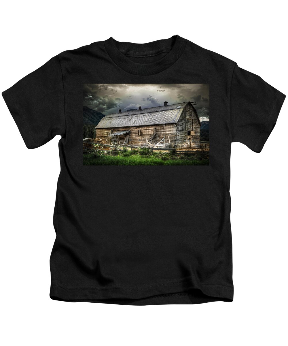 Barn Kids T-Shirt featuring the photograph Golden Barn by Wayne Sherriff