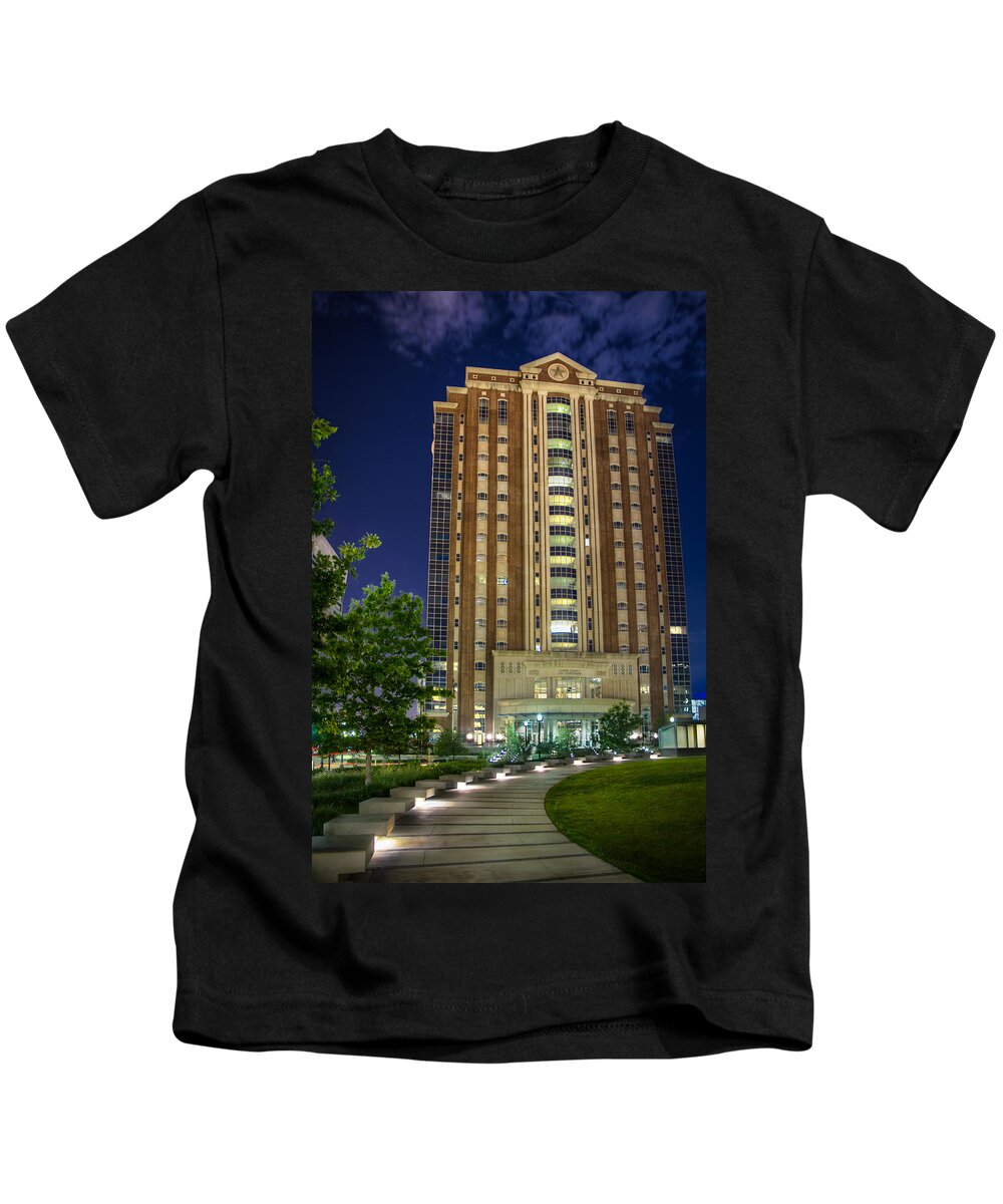 Downtown Kids T-Shirt featuring the photograph Harris County Civil Courthouse by Tim Stanley