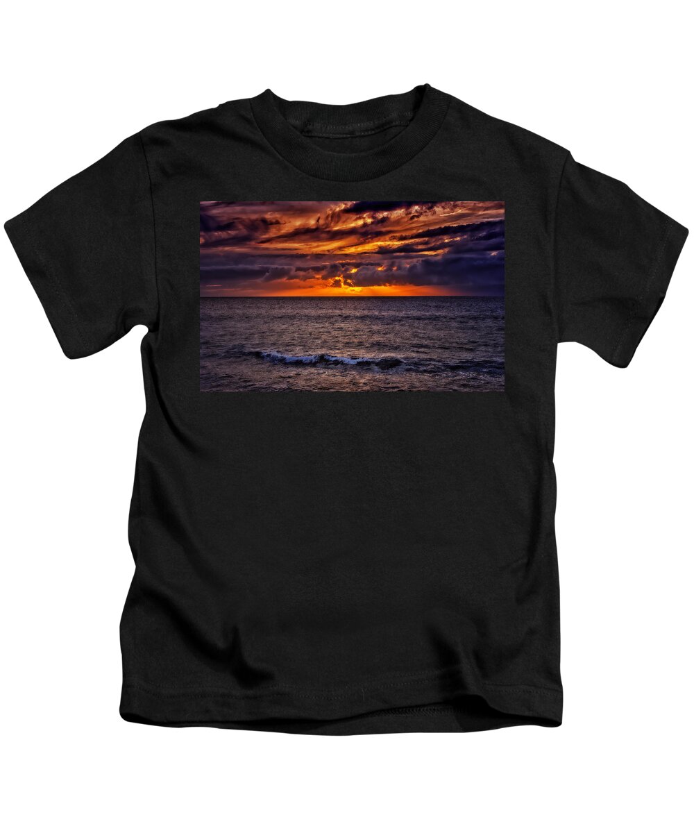 Sunset Kids T-Shirt featuring the photograph Maui Sunset by Bill Dodsworth