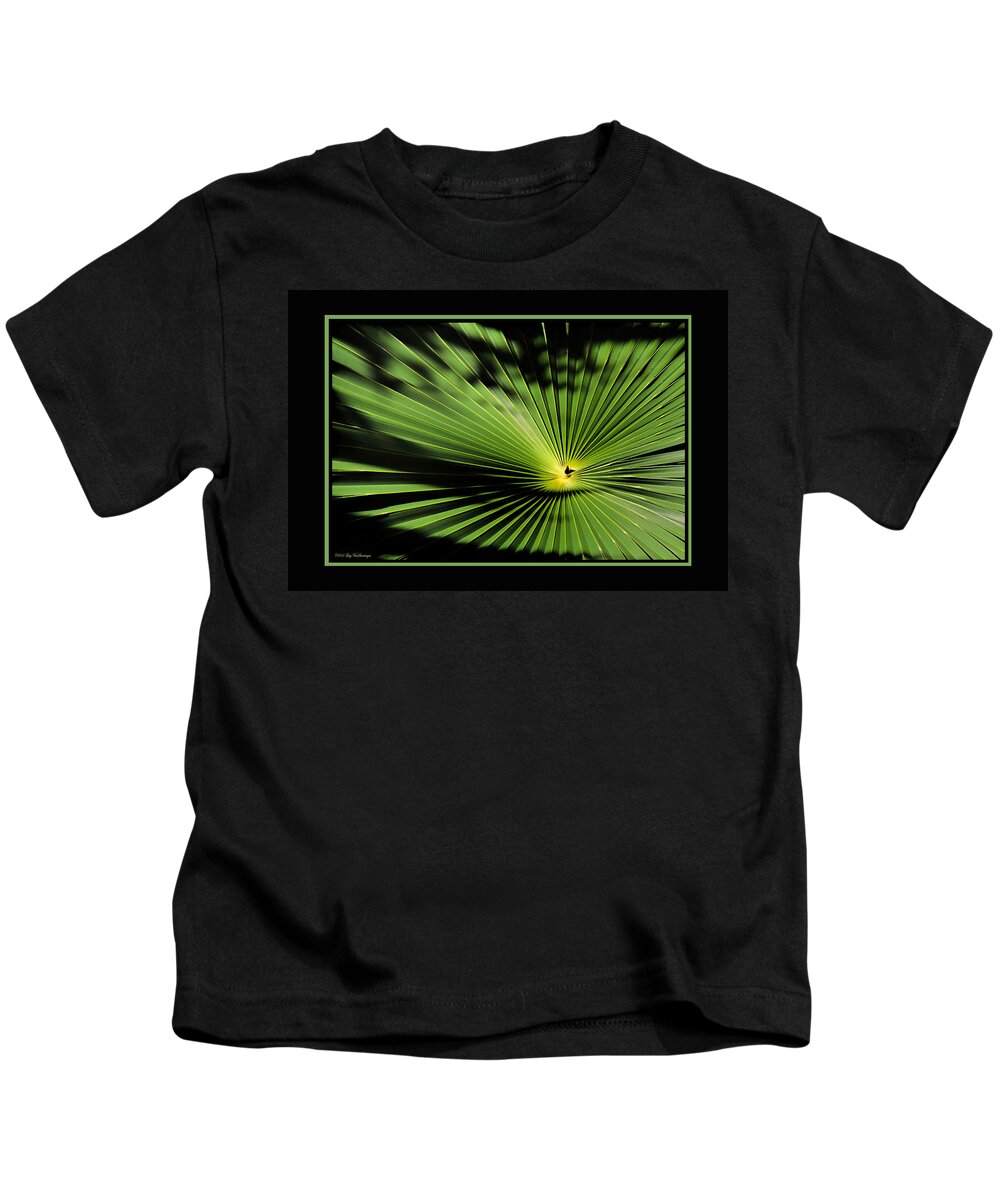 Palmetto Fan Canvas Print Kids T-Shirt featuring the photograph Optical Illusion by Lucy VanSwearingen