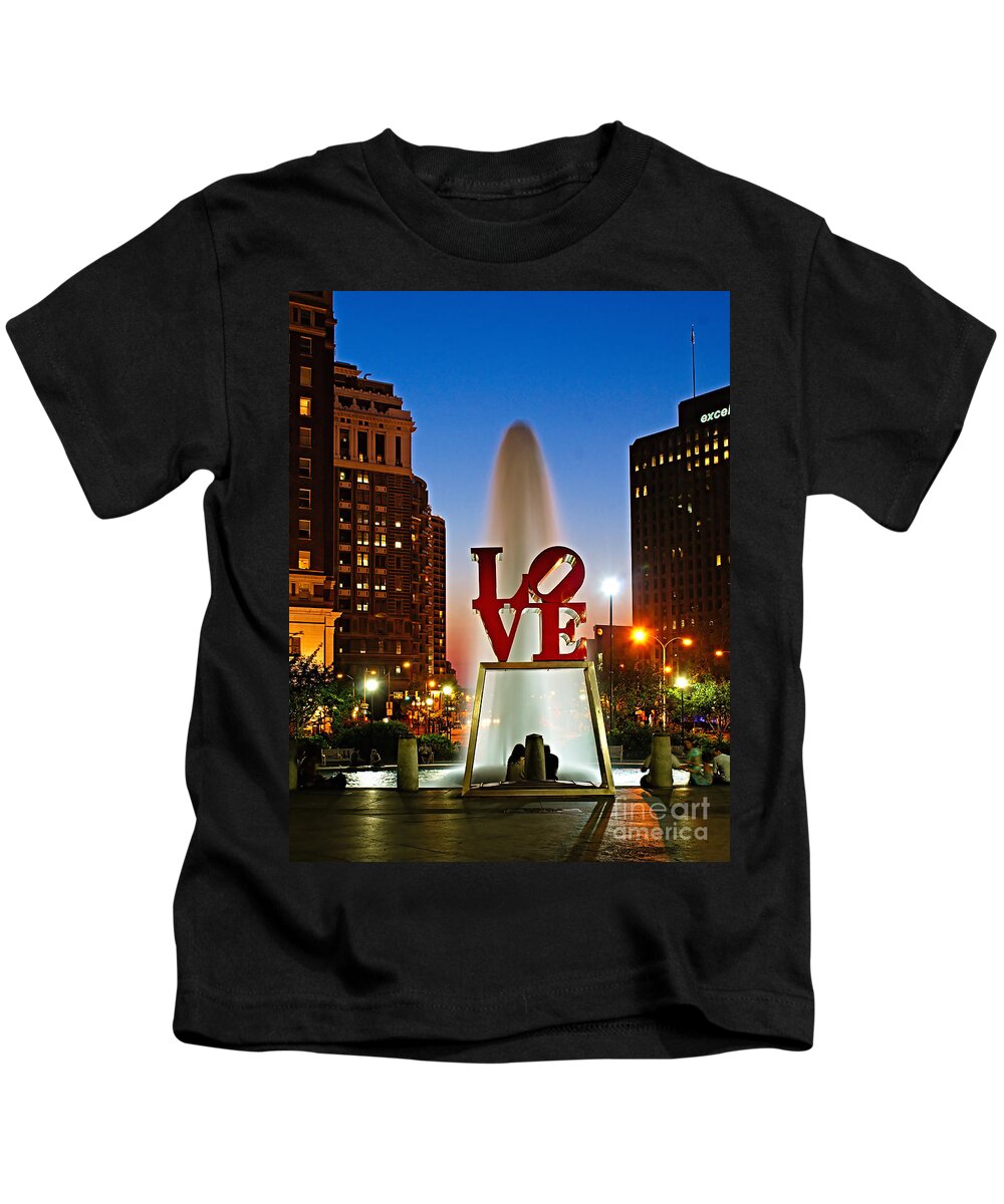 America Kids T-Shirt featuring the photograph Philadelphia LOVE Park by Nick Zelinsky Jr