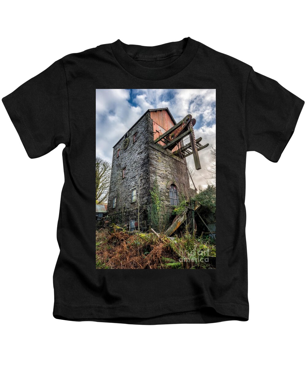 Dorothea Quarry Kids T-Shirt featuring the photograph Pump House by Adrian Evans