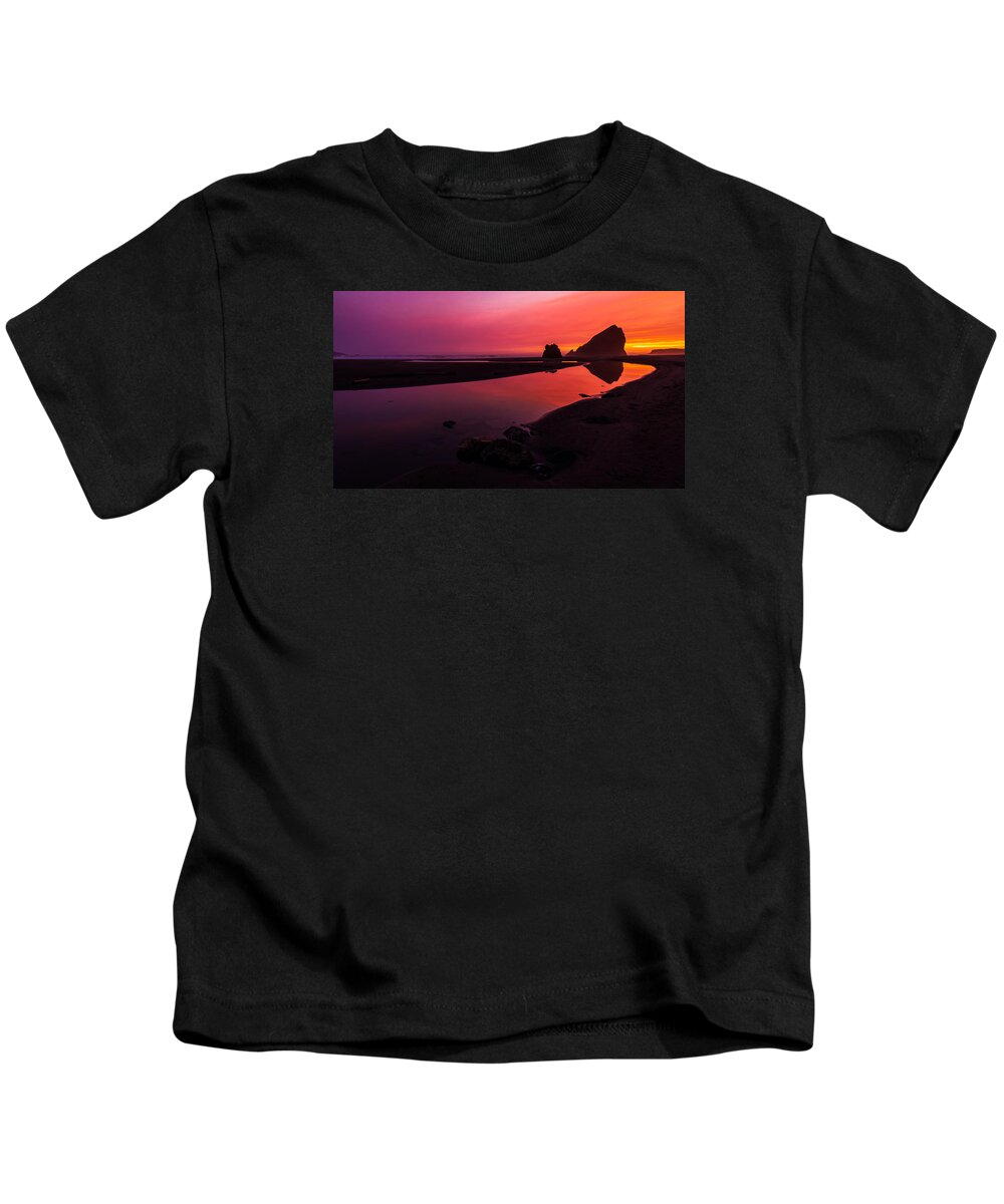 Oregon Kids T-Shirt featuring the photograph Serenade Flow by Chad Dutson