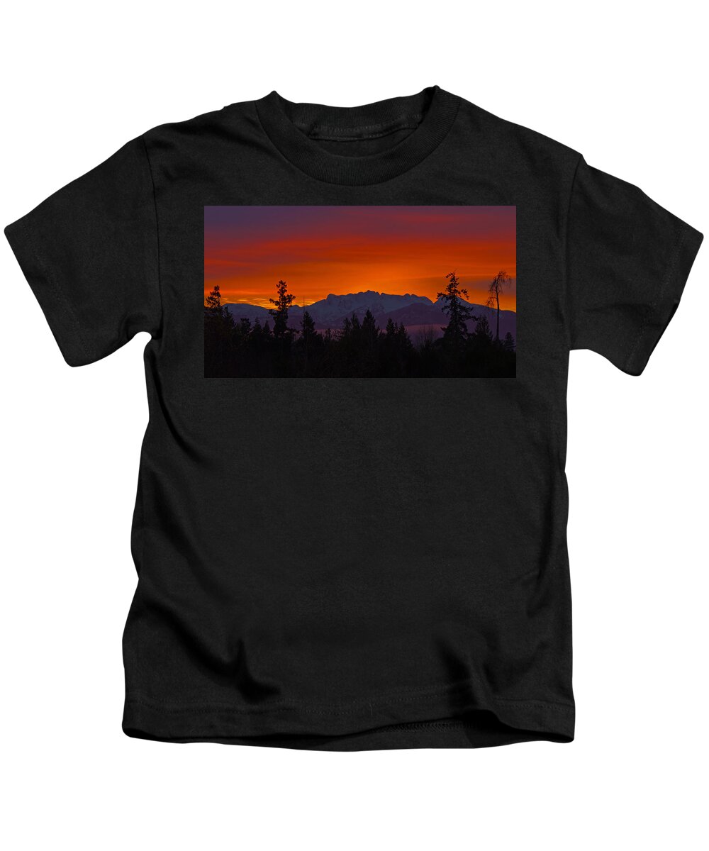 Mountains Kids T-Shirt featuring the photograph Sundown by Randy Hall