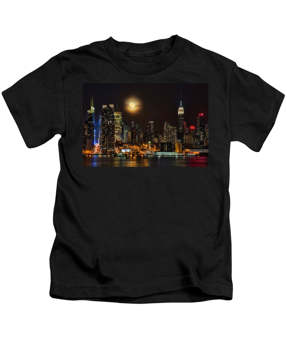 Empire State Building Kids T-Shirt featuring the photograph Super Moon Over NYC by Susan Candelario