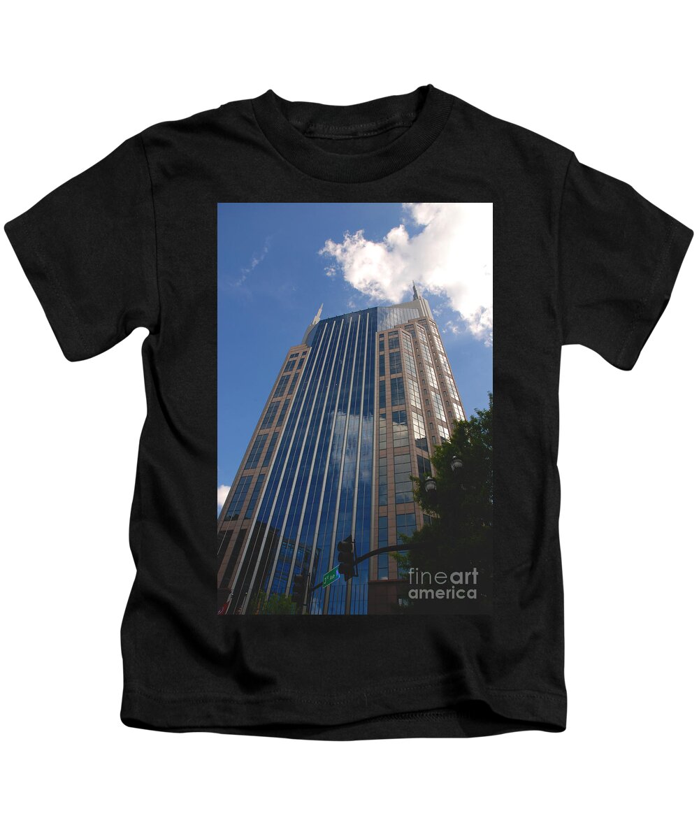 Nashville Kids T-Shirt featuring the photograph 3th Avenue Nashville by Susanne Van Hulst